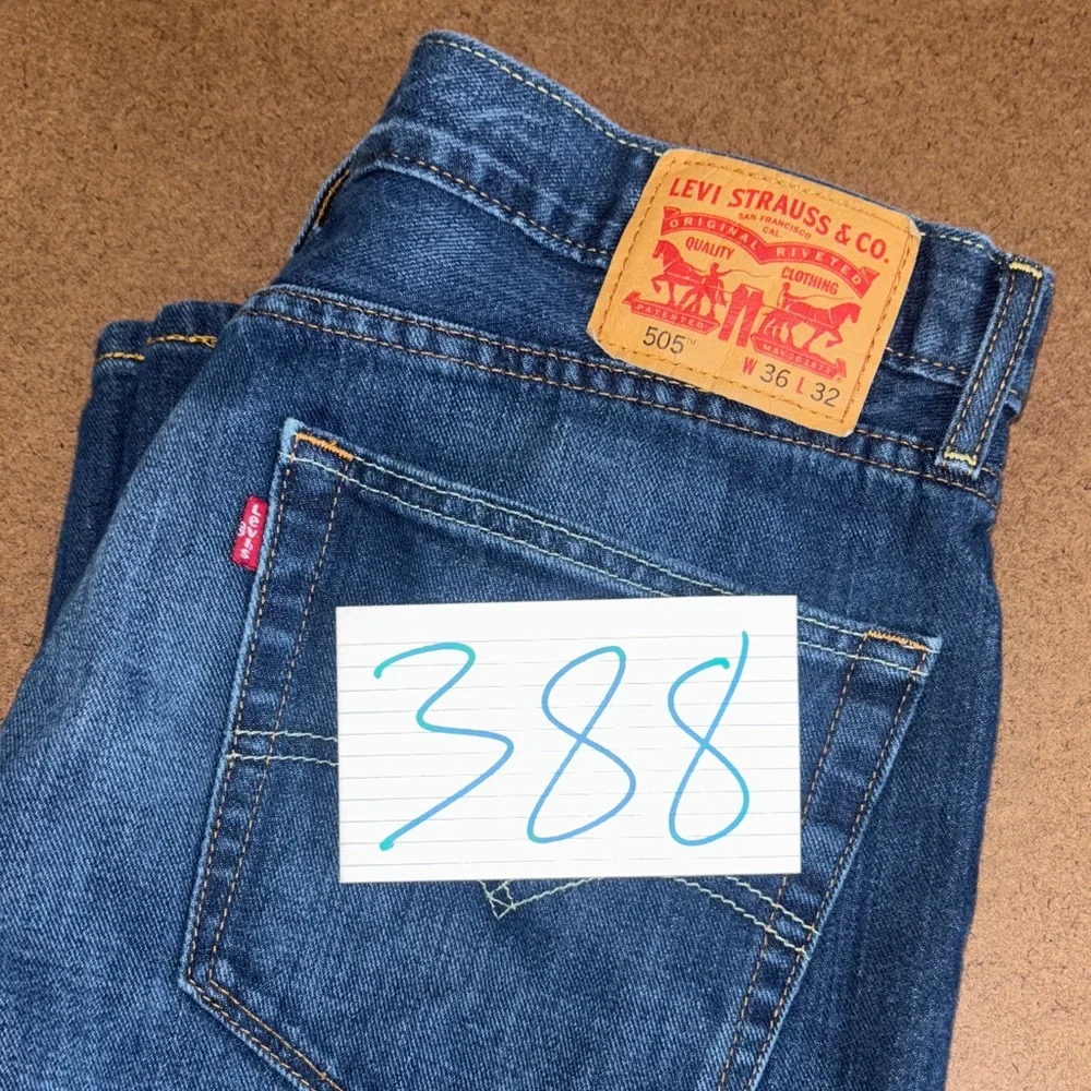 Levi's 505 Straight Jeans in Dark Blue with Tan Patch - Picture 11 of 12